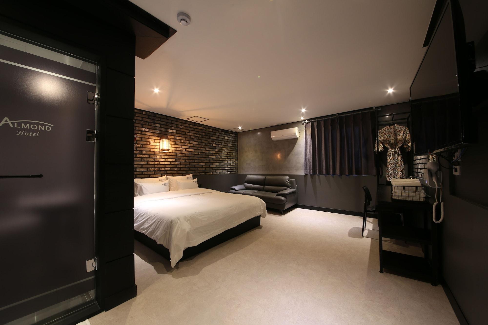 Almond Hotel Gupo Station Busan Exteriör bild