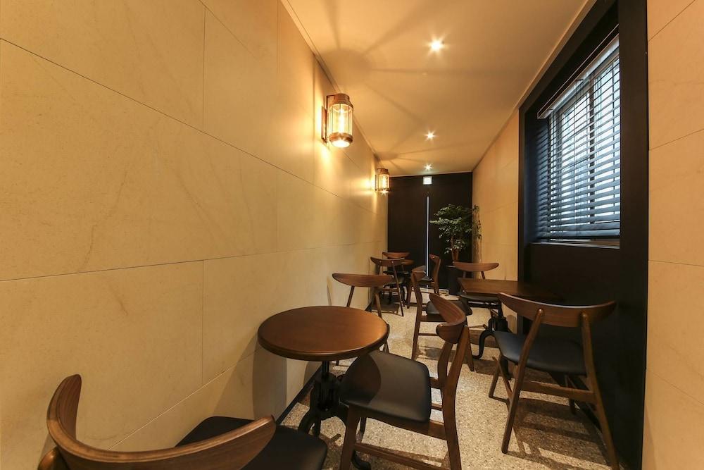 Almond Hotel Gupo Station Busan Exteriör bild